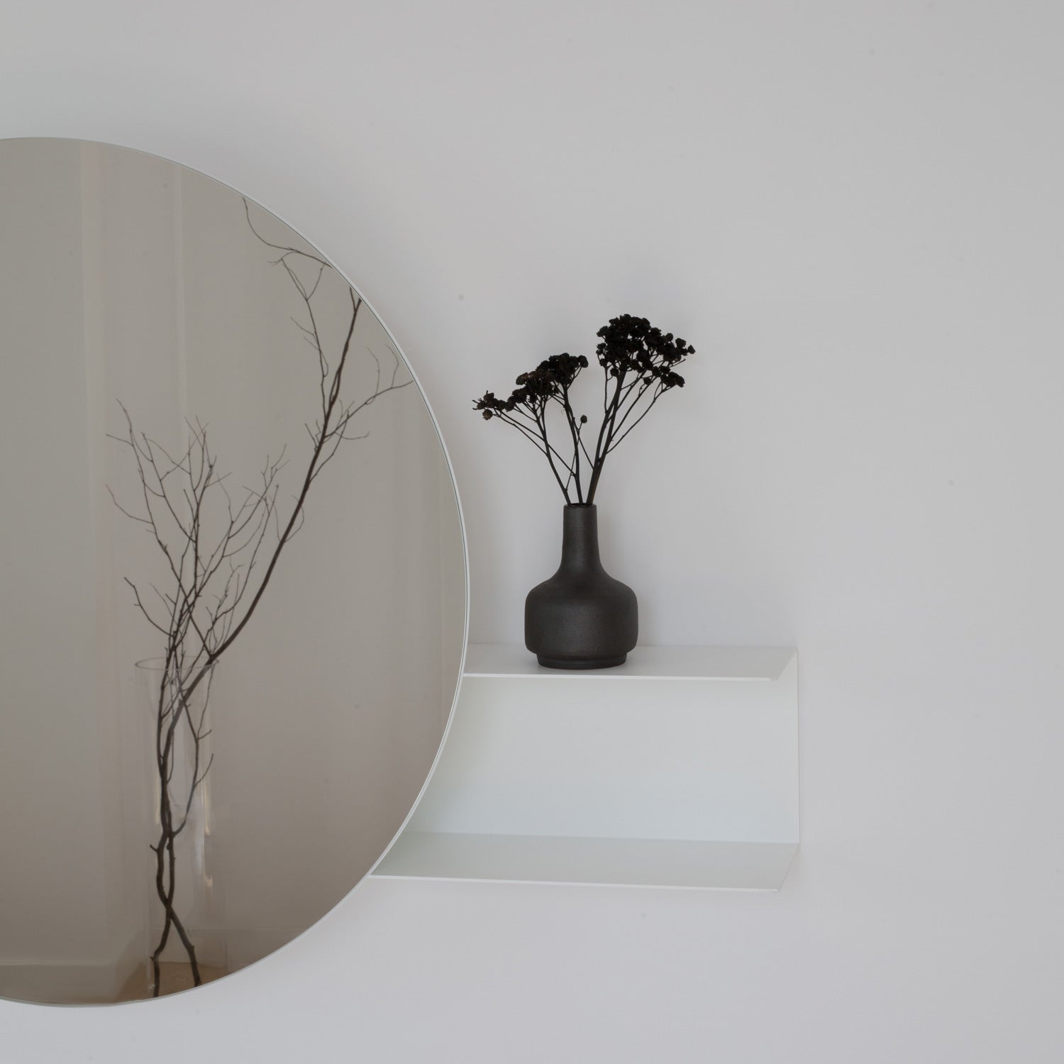 Round minimalist bathroom mirror