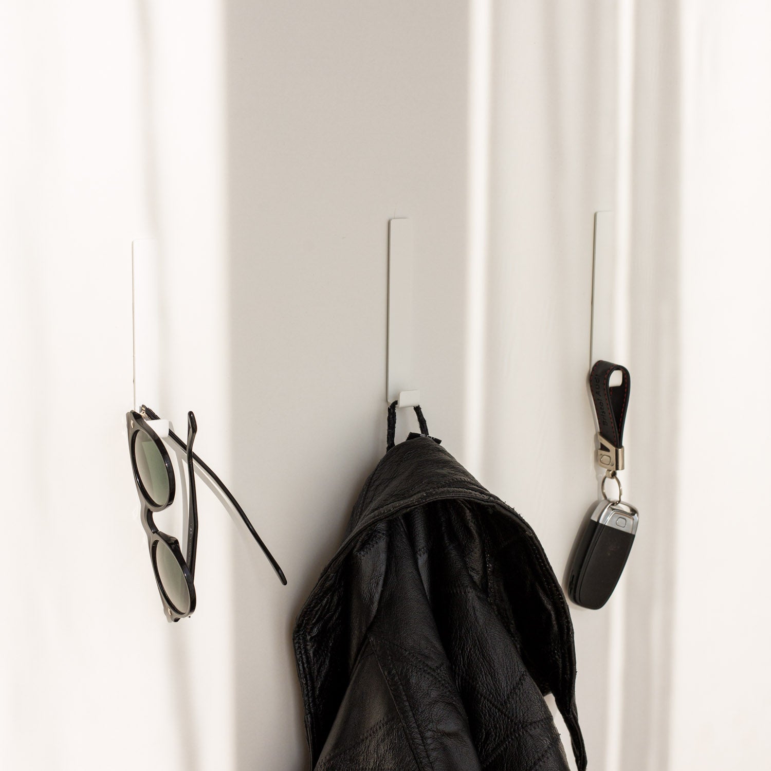 no drilling clothing hook